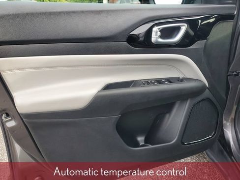 Used 2023 Jeep Compass Limited AWD/4WD image 8