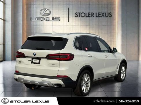 Used 2022 BMW X5 xDrive40i w/ Premium Package AWD/4WD image 5
