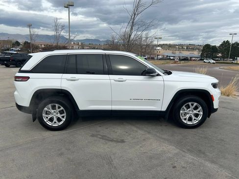 Used 2023 Jeep Grand Cherokee Limited AWD/4WD image 8