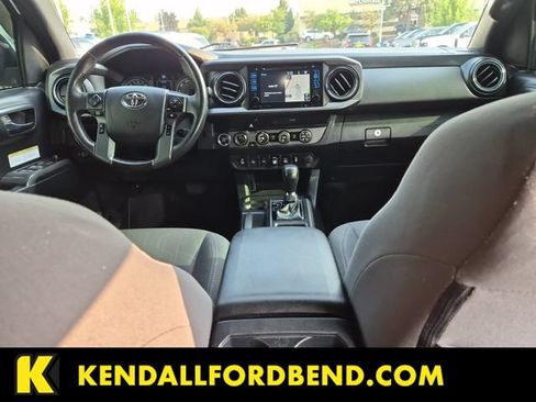 Used 2019 Toyota Tacoma TRD Off-Road w/ Technology Package AWD/4WD image 21