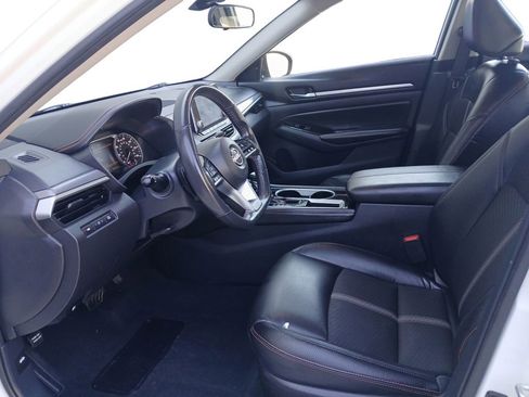 Used 2024 Nissan Altima 2.5 SR FWD image 19