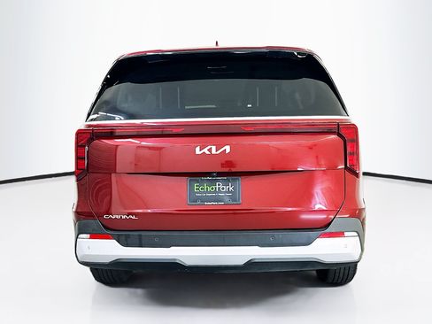 Used 2026 Kia Carnival FWD image 7