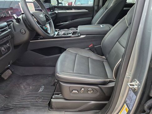 Used 2025 Cadillac Escalade Sport w/ Touring Package AWD/4WD image 27