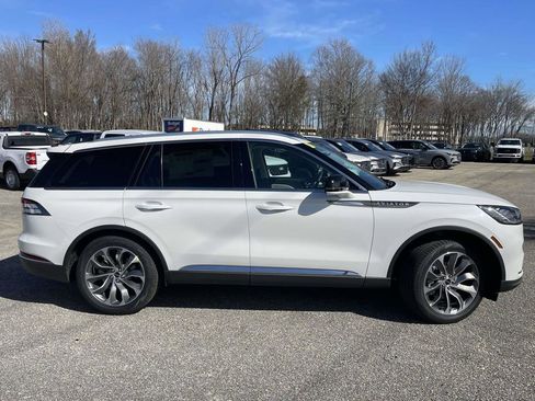 New 2026 Lincoln Aviator Reserve image 2