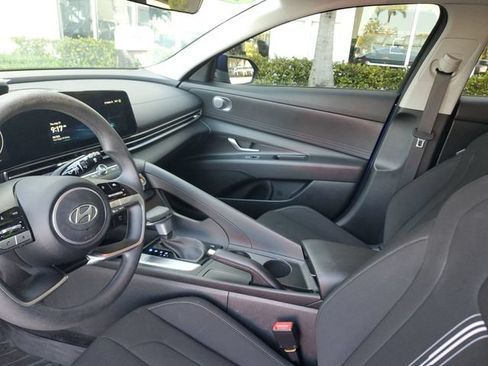 Used 2024 Hyundai Elantra SEL FWD image 21