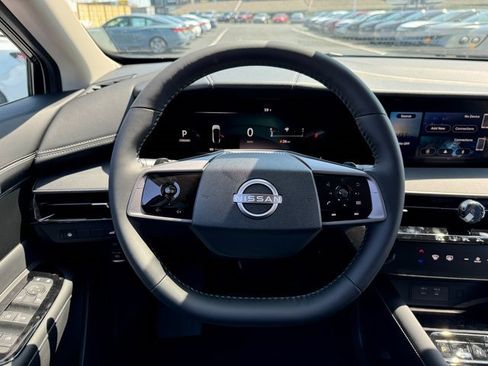 Used 2025 Nissan Murano SV image 7