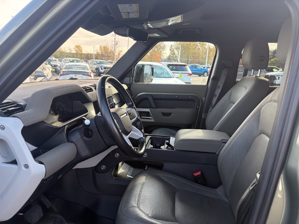 Used 2023 Land Rover Defender 110 S AWD/4WD image 4