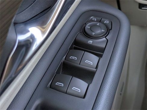 Used 2023 GMC Terrain Denali image 27