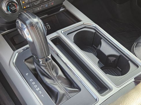 Used 2016 Ford F150 Lariat w/ Equipment Group 502A Luxury image 28