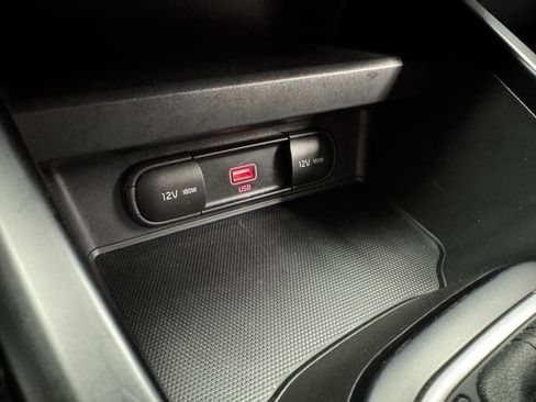 Used 2020 Kia Soul LX image 18