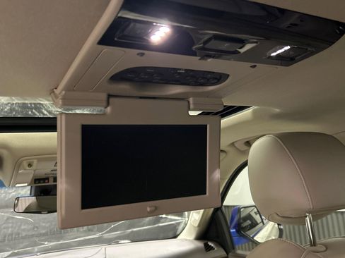 Used 2017 Cadillac Escalade ESV Premium Luxury image 9