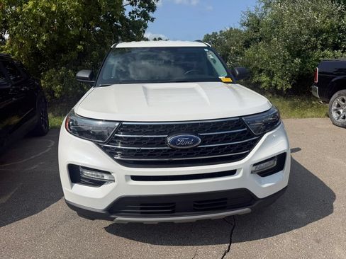 Certified 2022 Ford Explorer XLT w/ Equipment Group 202A AWD/4WD image 2