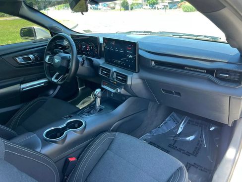 Used 2024 Ford Mustang Coupe RWD image 17