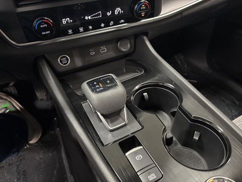 Used 2023 Nissan Rogue SV image 20