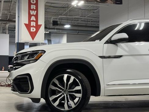 Used 2020 Volkswagen Atlas Cross Sport SEL R-Line FWD image 30