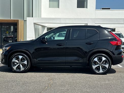 Certified 2026 Volvo XC40 B5 Plus AWD/4WD image 7