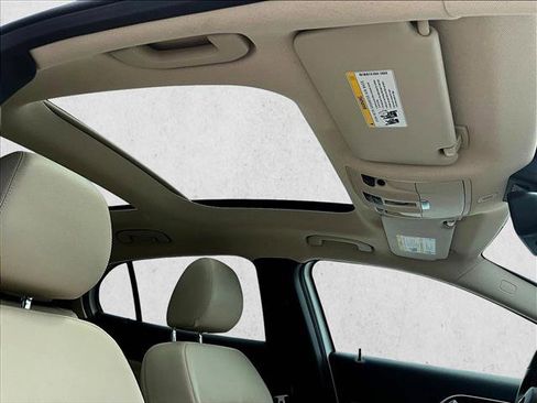 Used 2020 Mercedes-Benz GLA 250 4MATIC image 17