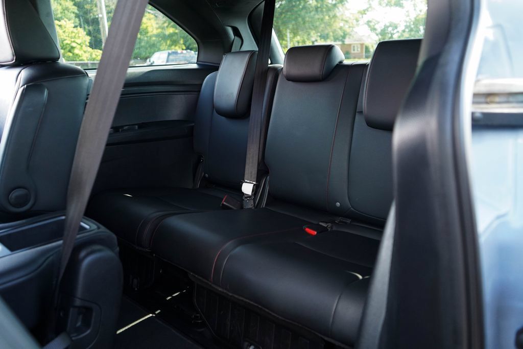 Used 2025 Honda Odyssey Sport-L image 14