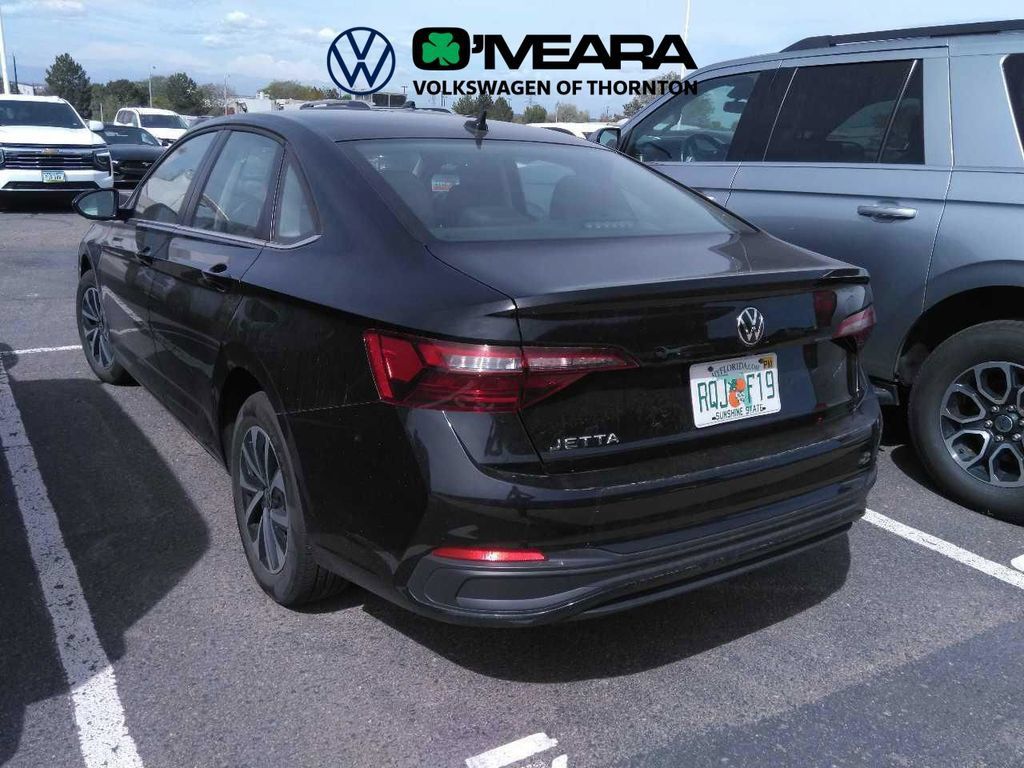 Used 2024 Volkswagen Jetta S FWD image 2