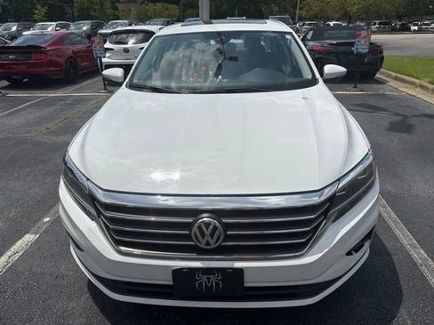 Used 2021 Volkswagen Passat 2.0T SE FWD image 8