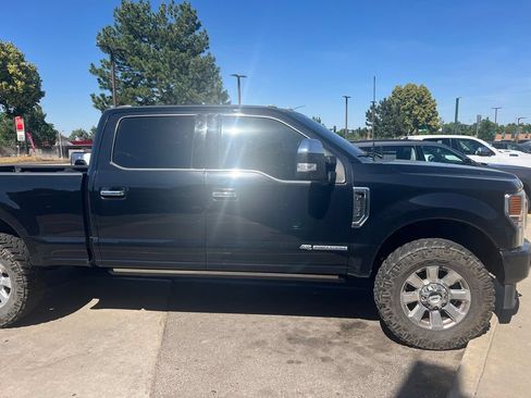 Used 2022 Ford F250 Platinum w/ FX4 Off-Road Package AWD/4WD image 3