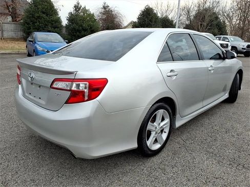 Used 2013 Toyota Camry SE image 14