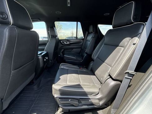 Used 2023 GMC Yukon SLT w/ SLT Luxury Package AWD/4WD image 25