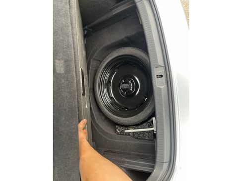 Used 2016 Volkswagen Golf 4-Door FWD image 26