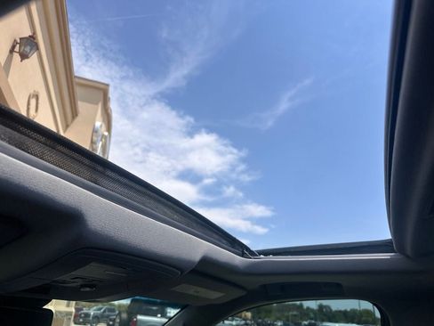 Used 2019 GMC Yukon SLT w/ Premium Edition RWD image 13