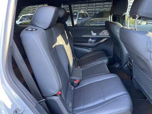 Used 2025 Mercedes-Benz GLS 450 4MATIC image 53