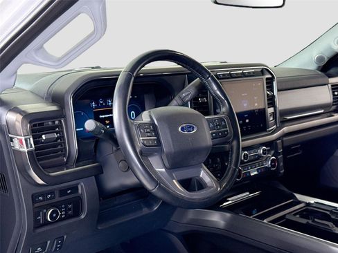 Used 2023 Ford F250 Lariat w/ Lariat Ultimate Package AWD/4WD image 16