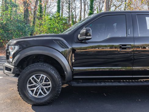Used 2019 Ford F150 Raptor w/ Equipment Group 802A Luxury image 5