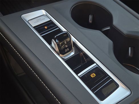 New 2026 Volkswagen Atlas Cross Sport SE image 23