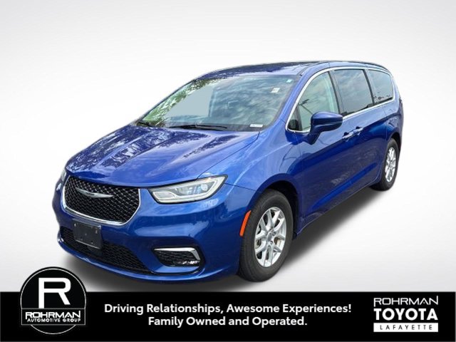 Used 2021 Chrysler Pacifica Touring-L FWD image 1