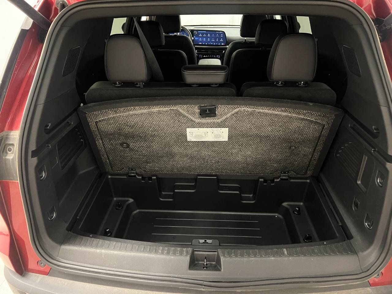 Used 2026 Chevrolet Traverse LT AWD/4WD image 21