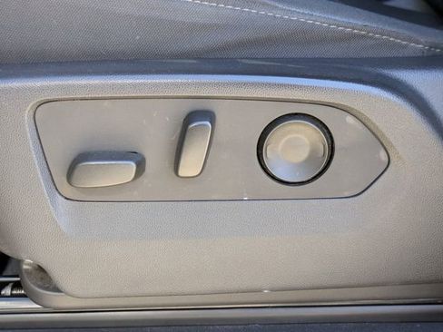 Used 2023 Chevrolet Silverado 1500 LT image 21