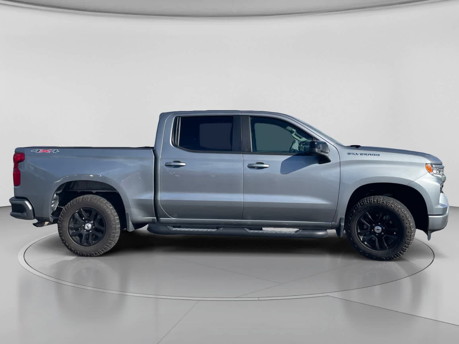 Used 2025 Chevrolet Silverado 1500 RST AWD/4WD image 2