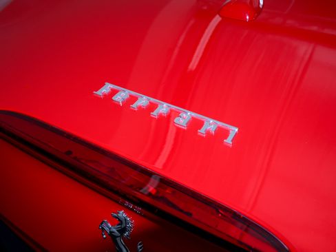 Used 2019 Ferrari Portofino RWD image 47