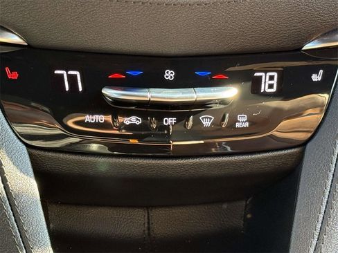 Used 2021 Cadillac XT5 Premium Luxury image 18