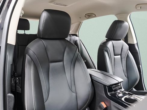 Used 2023 Buick Envision Essence image 36