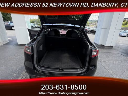 Used 2022 Tesla Model Y Long Range AWD/4WD image 28