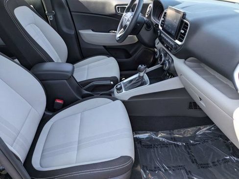 Used 2025 Hyundai Venue SEL FWD image 30