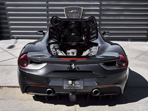 Used 2018 Ferrari 488 Spider Base image 24