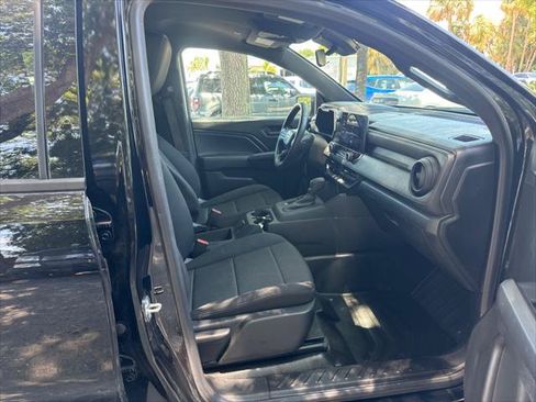 Used 2023 Chevrolet Colorado W/T RWD image 18