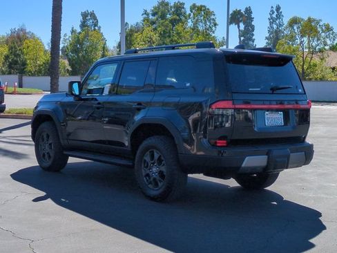 Used 2024 Lexus GX 550 AWD/4WD image 7