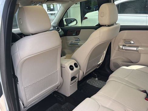 Used 2023 Mercedes-Benz GLB 250 image 13