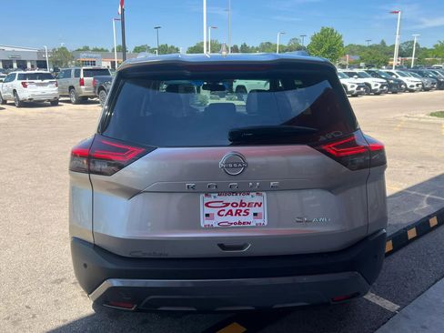 Used 2023 Nissan Rogue SL AWD/4WD image 4