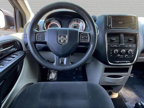 Used 2019 Dodge Grand Caravan SE FWD image 8