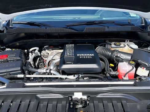 Used 2024 Chevrolet Silverado 1500 RST w/ Convenience Package II AWD/4WD image 9