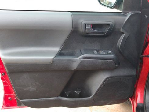 Used 2021 Toyota Tacoma SR AWD/4WD image 13